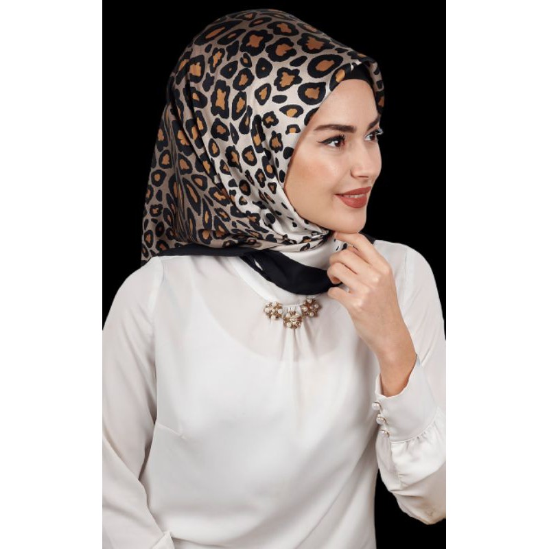Jibab turki hijab segi empat rayon silk motif leopard tutul limited elegan SALE impor Turki