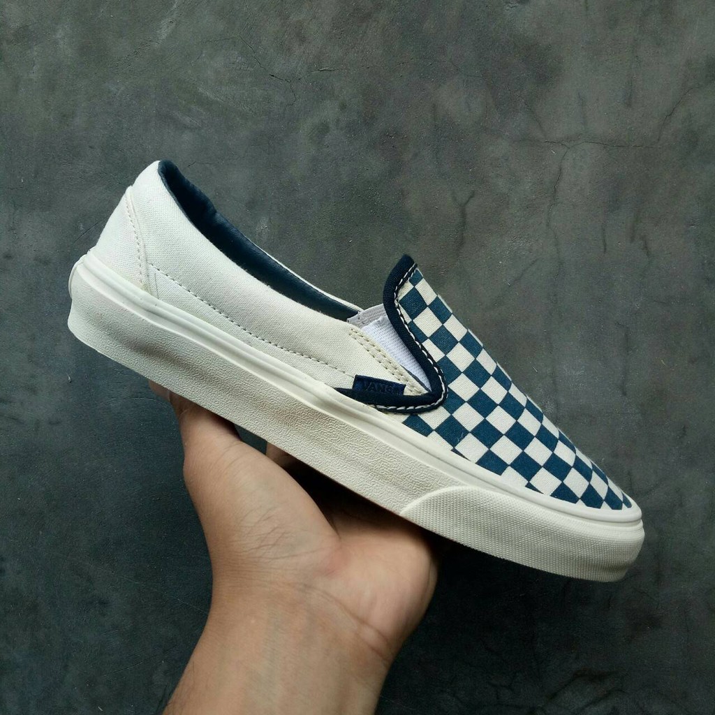 slip on vans off white