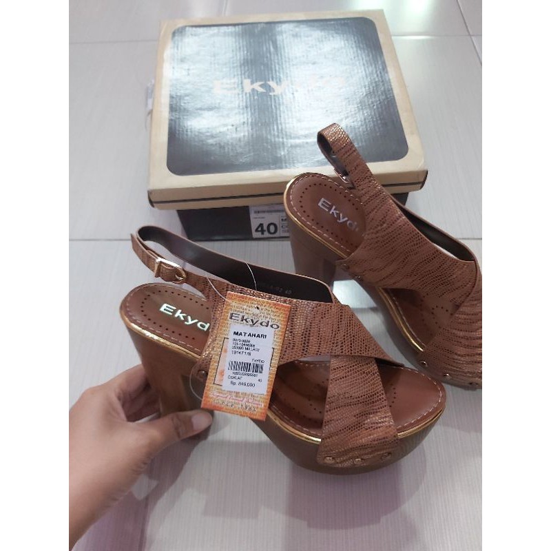 sepatu hak tinggi wanita / Heels merek Ekydo by carvil
