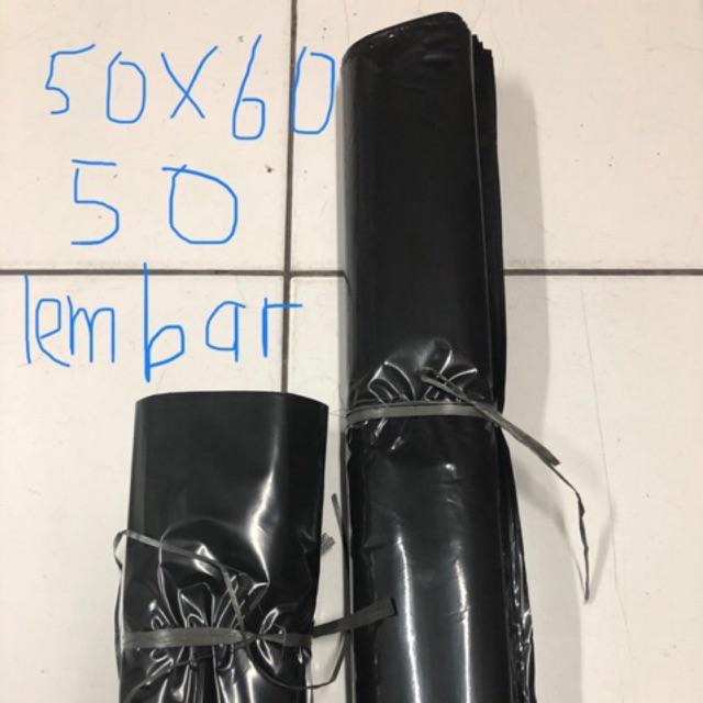 

Polymailer hitam glossy / kantong paking uk 50x60 ( 50 lembar ) sangat tebal
