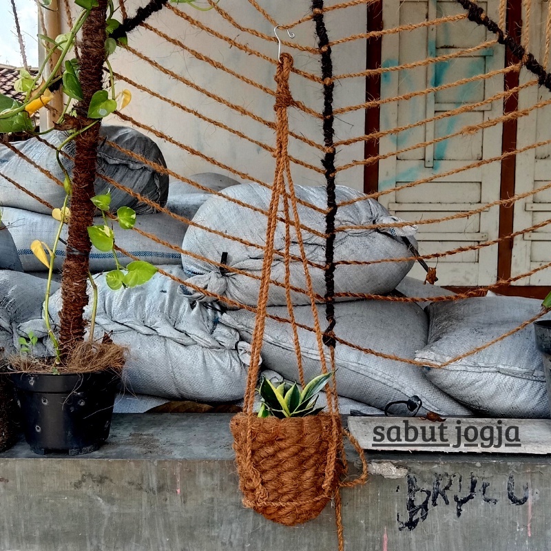 pot babut kecil - pot gantung sabut kelapa - pot unik dan cantik