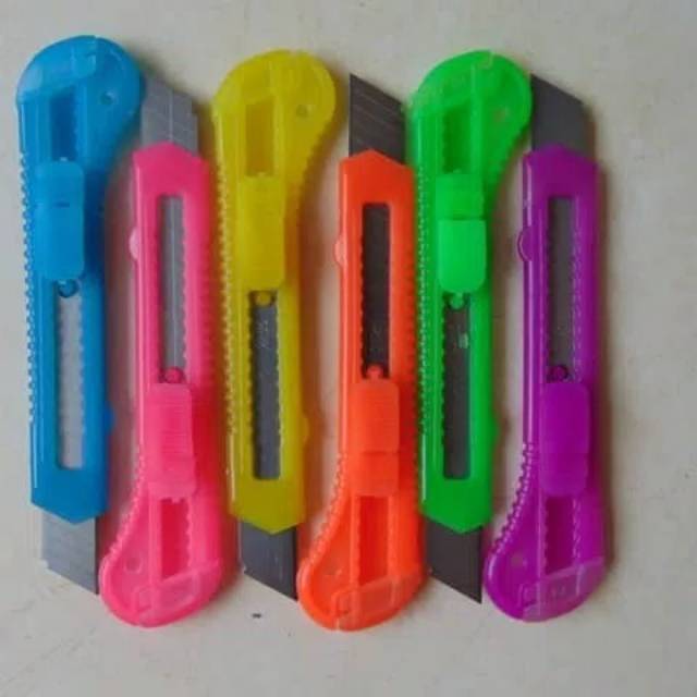 

Pisau cutter besar L-500 warna warni