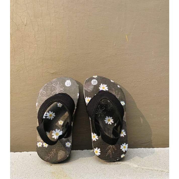 Sandal Anak Baby/ Tali Belakang Karakter Bunga Hitam Lucu