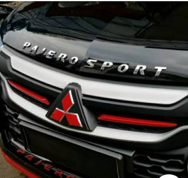 Mblem Pajero sport tulisan Pajero sport