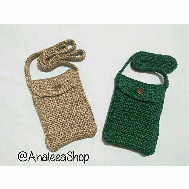 Tas rajut selempang kecil