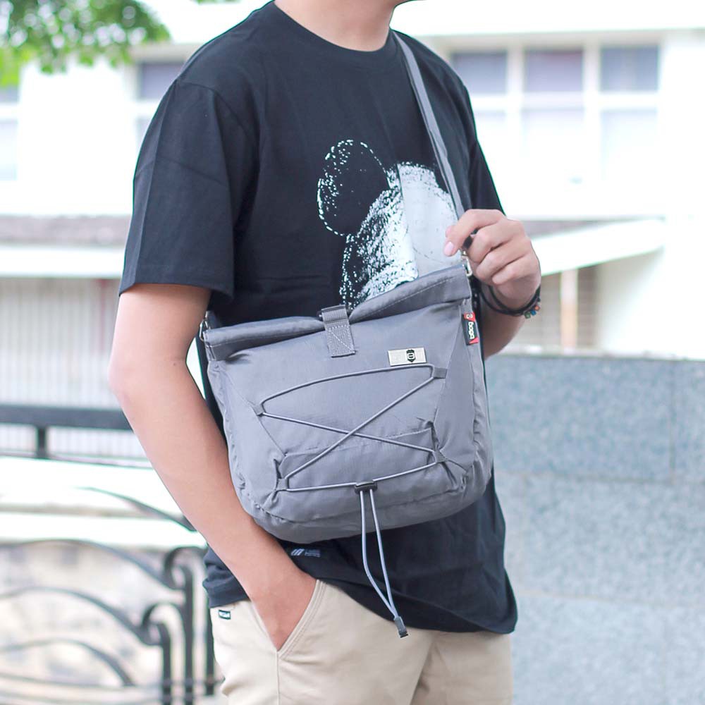 Tas Selempang Pria Sling Bag Premium Hitam Abu-abu