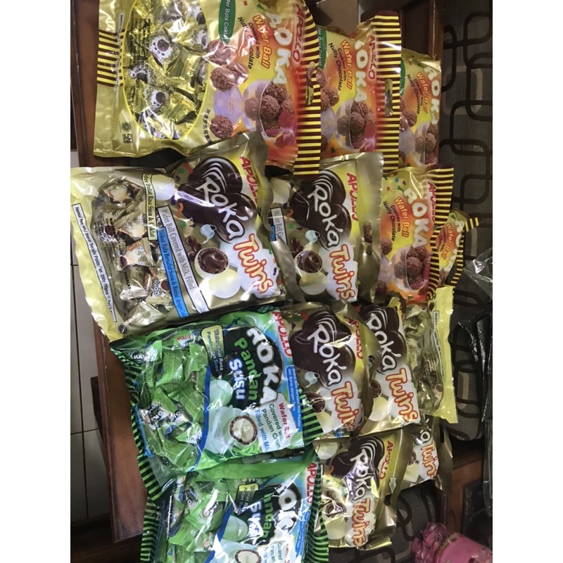 

coklat ROKA apollo malaysia isi 70pcs