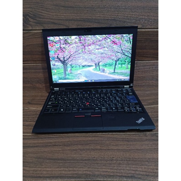 Labtop Lenovo X220 i3 2th gen  Ram 4 HDD 320 bergaransi