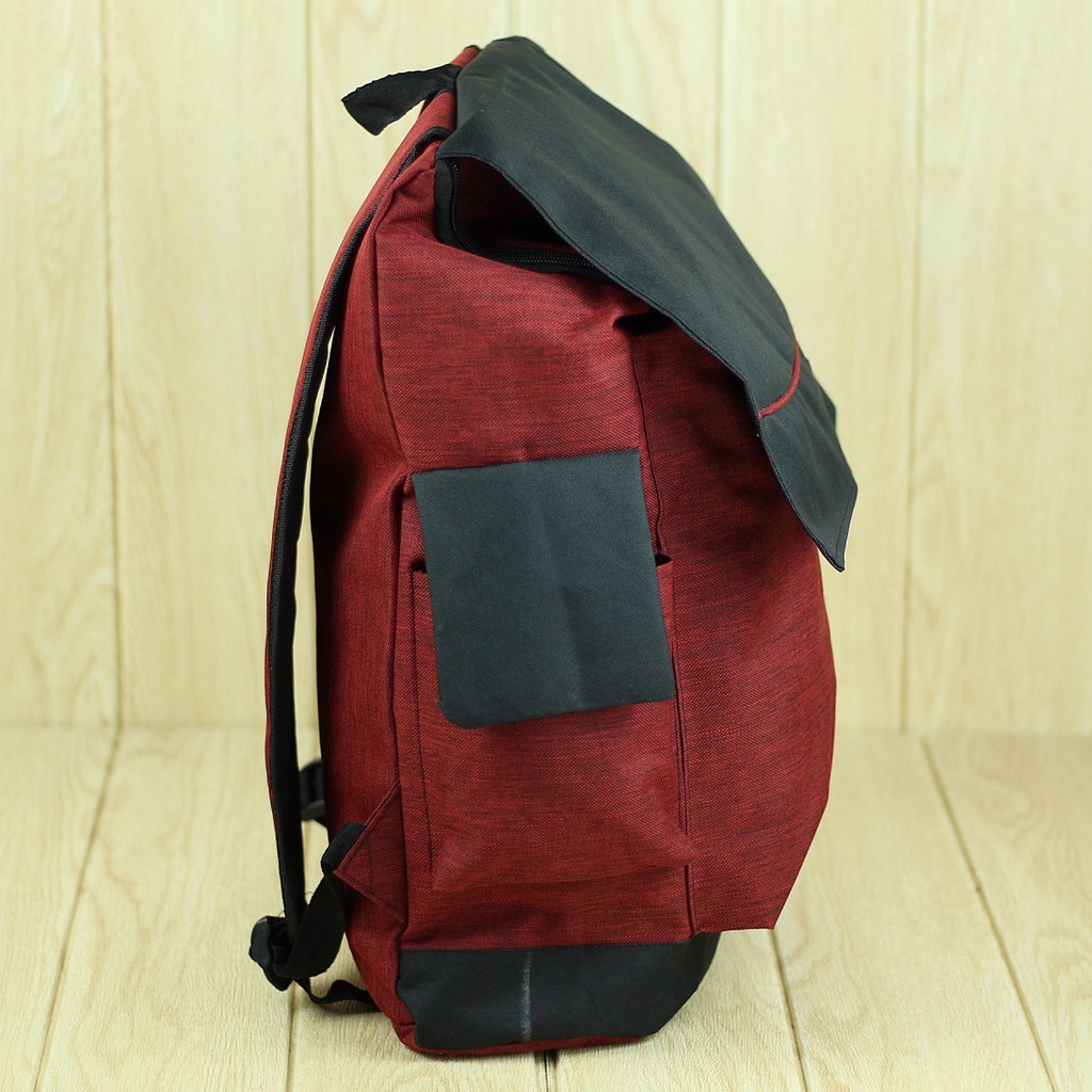 Tas ransel dengan desain DISTRO Harga ekonomis dan berkualitas :) Jahitan sangat kuat  Warna : MERAH