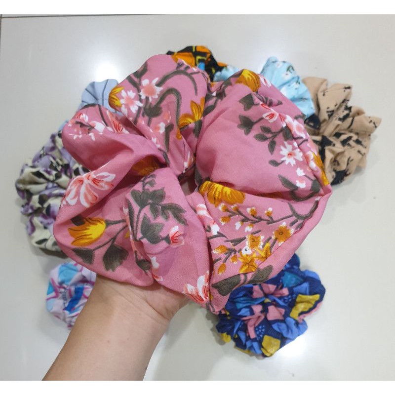 SCRUNCHIE INNER BATIK HIJAB SUPER JUMBO MOTIF