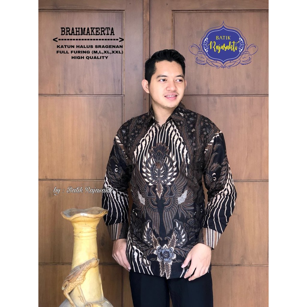 BRAHMAKERTA RAJASAKTI KEMEJA BATIK SOLO PRIA LENGAN PANJANG LAPIS FURING ATASAN BATIK PREMIUM MODERN KATUN HALUS BAHUWIRYA  BANAMITRA BANAMITRA PUTIH BANGSAWAN BAYU PUTRA BERLIAN BIRU BHARATAYUDA BIMASENA BIRENDRA BIRU INDAH BRAHMAKERTA BRAHMAKERTA MERAH