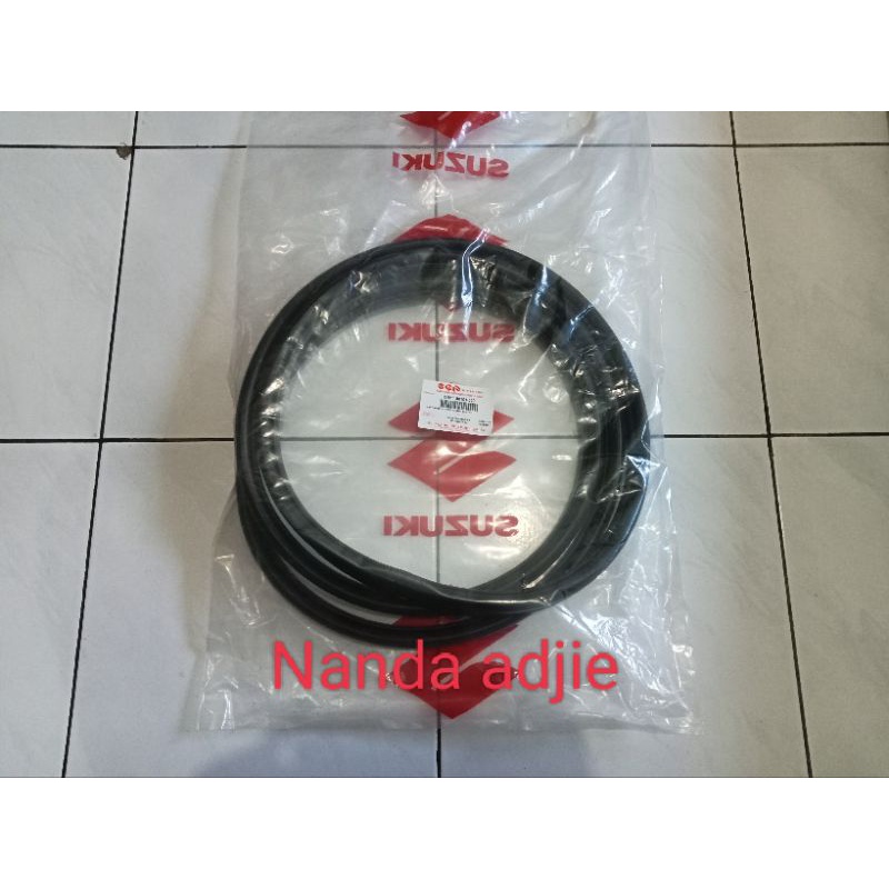 Karet kaca depan mobil Jimny Katana original