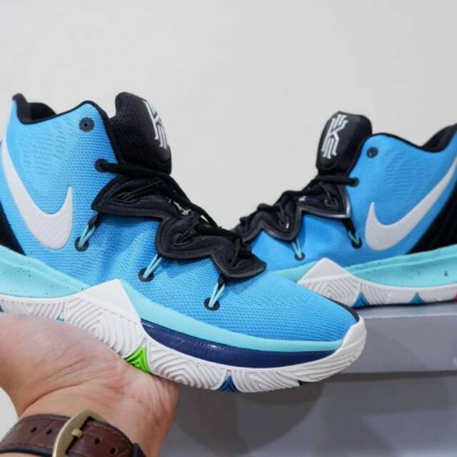 Sepatu Basket Kyrie 5 Low Blue Lagoon