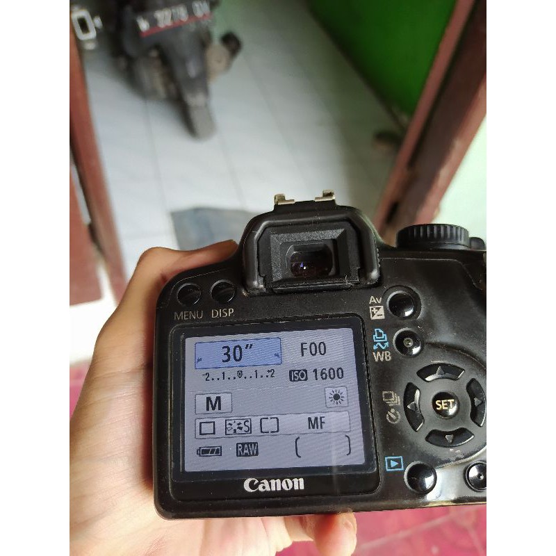Canon EOS 1000D body only minus