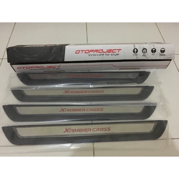 Sillplate Xpander Pintu Samping Mobil Sill Plate Cross Non Lamp Merah