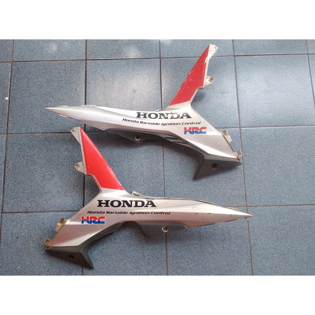 COVER SAMBUNGAN BODY BODI DEPAN HONDA BLADE 110 ORIGINAL