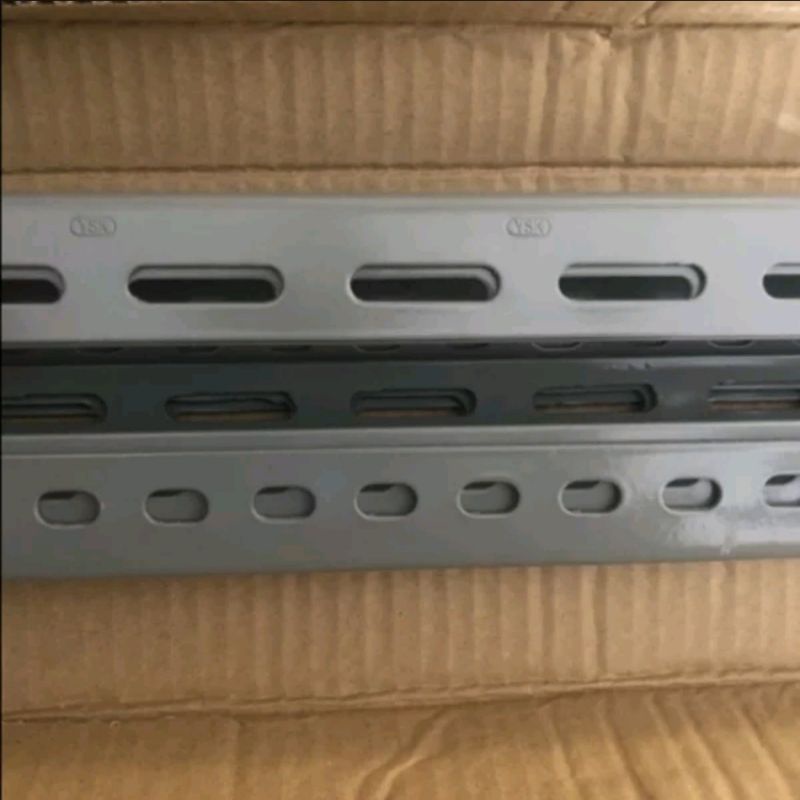 Besi Siku Lubang YSK 2mm