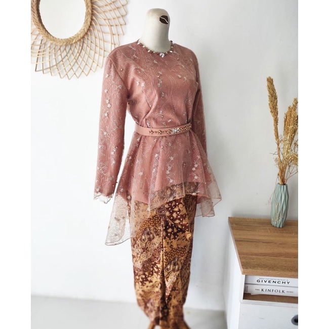 Kebaya pagar ayu New lesti/kebaya domas New lesti