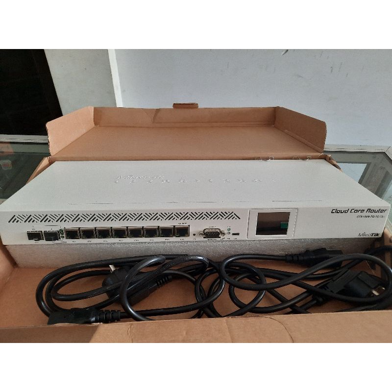 Mikrotik (ccr 1009 8g+1s+1s+)