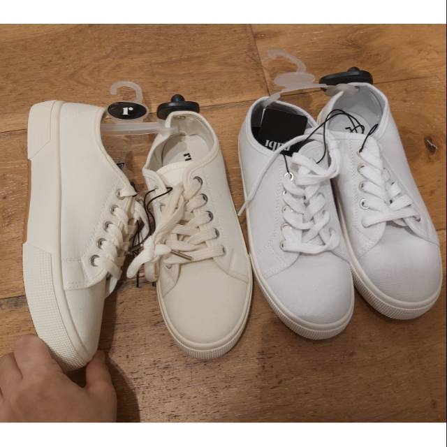 SEPATU SNEAKERS WANITA RUBI LISA PLIMSOL LACE WHITE SEPATU SNEAKERS WANITA RUBI LISA PLIMSOL LACE WHITE