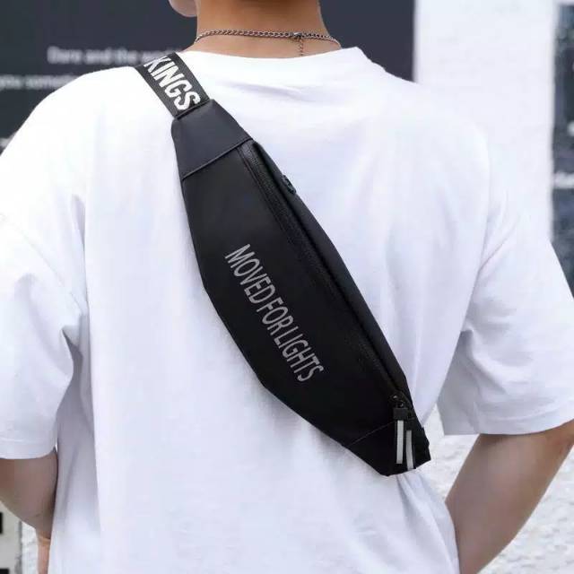 Tas Selempang Anti Air Multifungsi Waterproof Waistbag Moved for light