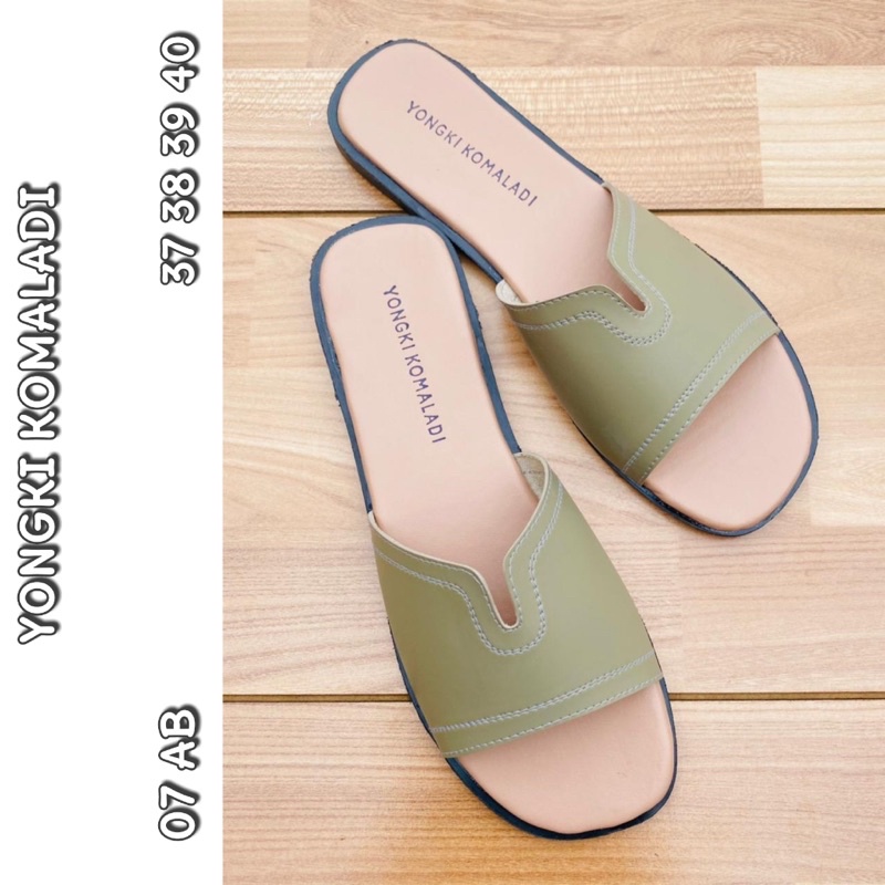 sandal slip on ab