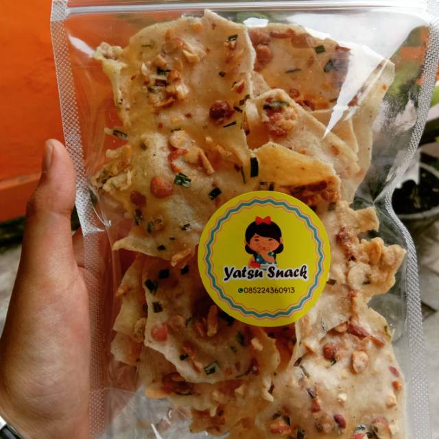 

Rempeyek kacang khas cirebon