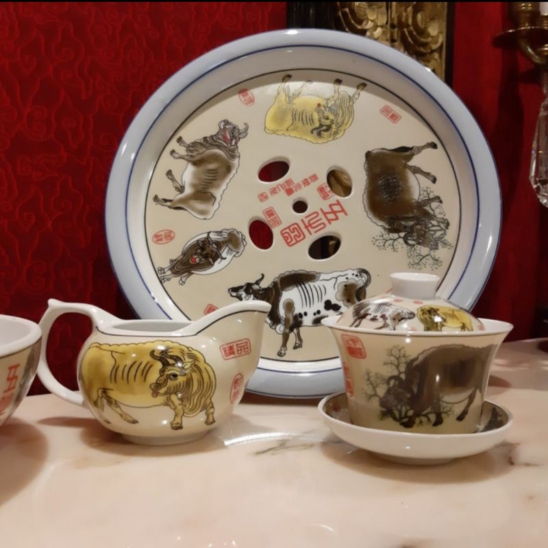 Teaset Antik Seperti Koleksi Istana Putri Sin Ye Motif Sapi