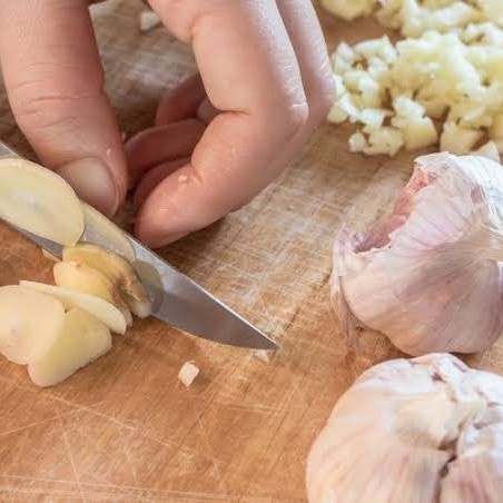 

Bawang Putih Iris - 250 Gram