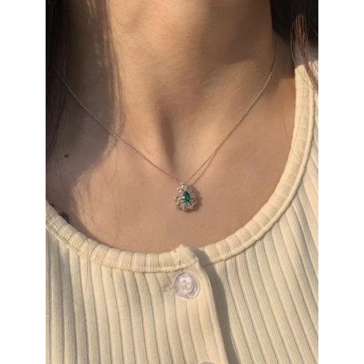 Kalung Bentuk Tetesan Air Bahan Cubic Zirconia Warna Hijau Untuk Wanita