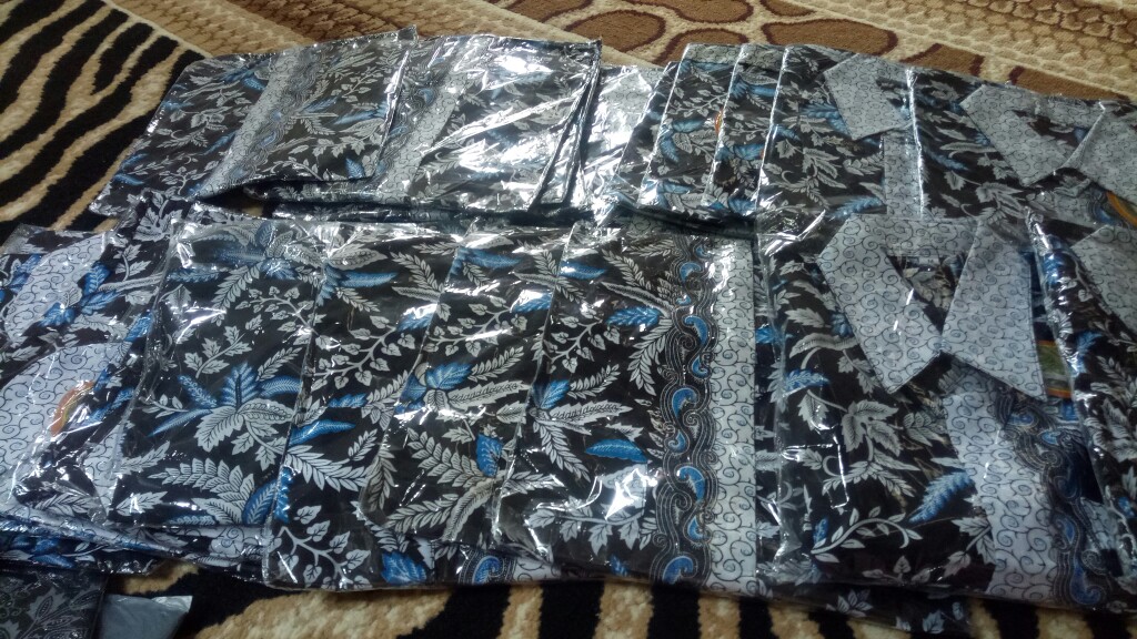 Batik Couple Seragam M L Xl Xxl Atasan Batik Wanita Pria Motif Blarak Biru