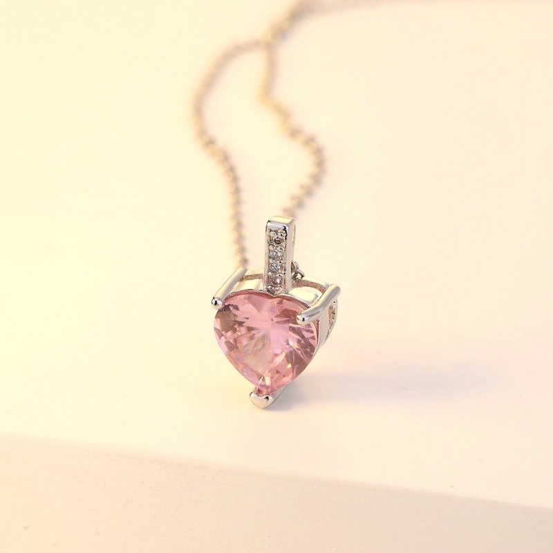 [Ready Stock]Fashion Pink Diamond Heart-Shaped Gemstone Necklace Exquisite Pendant