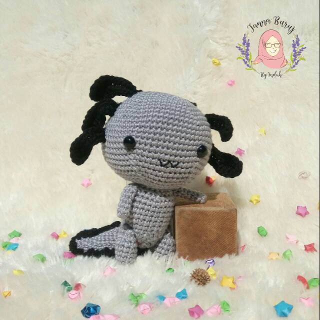 Black Axolotl Amigurumi - Boneka Rajut Salamander 15cm