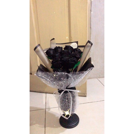 Buket Bunga Mawar Hitam Flanel Buket Black Roses 10 Tangkai