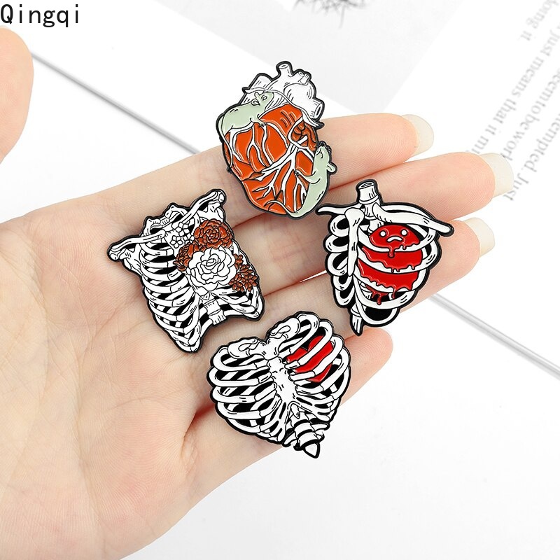 Bros Pin Enamel Bentuk Hati Dan Bunga Mawar Gaya Gothic Punk Untuk Hadiah Halloween