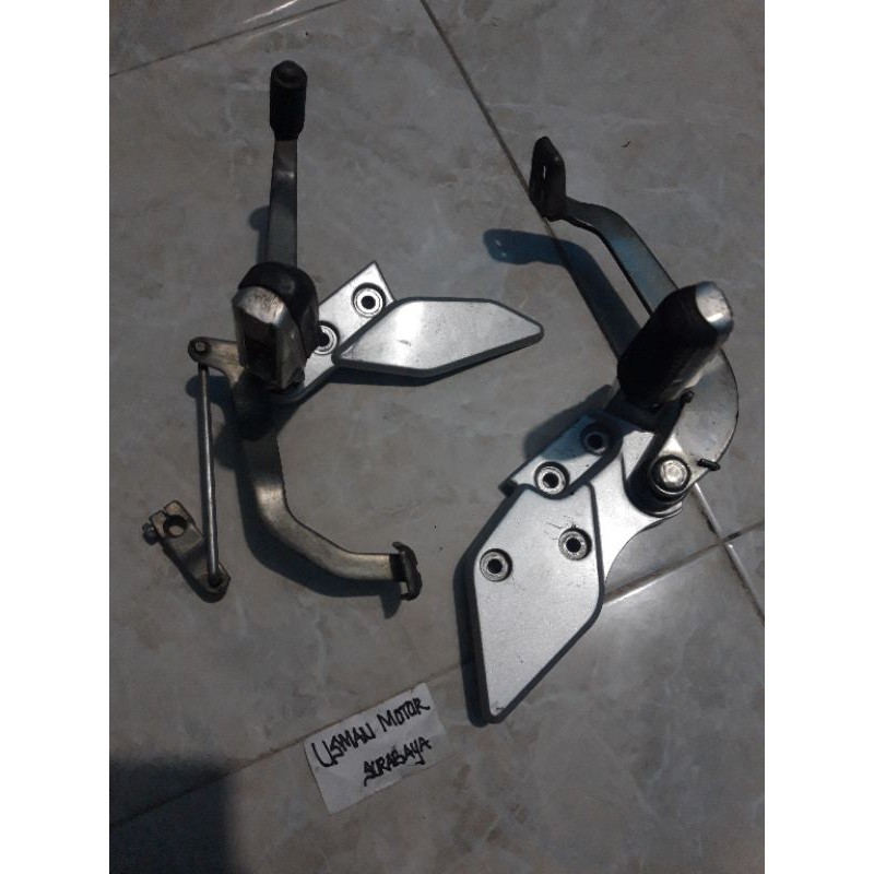 Footstep foot step pijakan kaki depan new vixion original