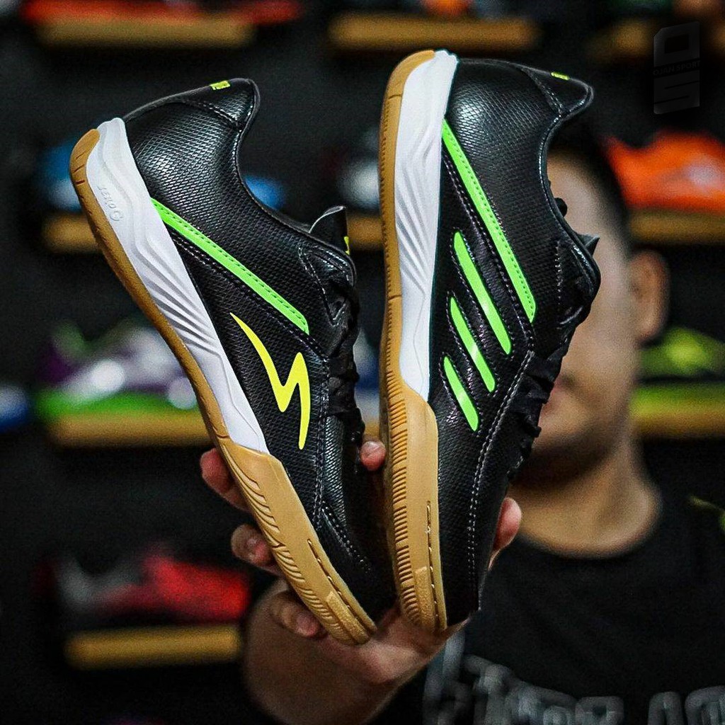 SPECS METASALA MAGNUM IN  SEPATU FUTSAL