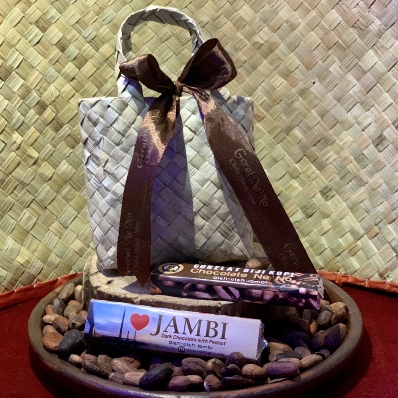 

Cokelat bar kemasan isi 6 (Gift/ oleh-oleh)