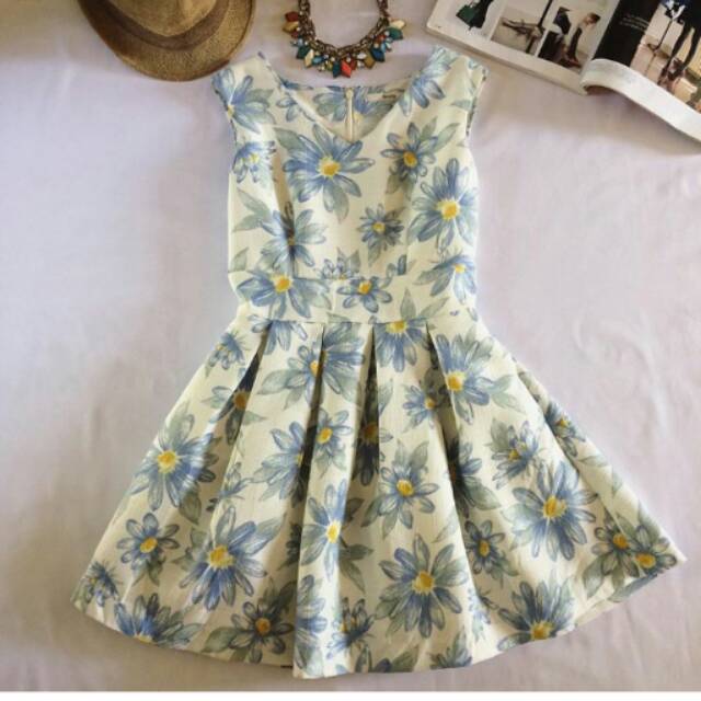 Dress dazzlin new