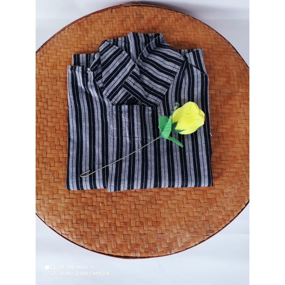 Baju Jawa Surjan Lurik Pria Adat Jawa Warna Abu-Abu/Hitam Putih