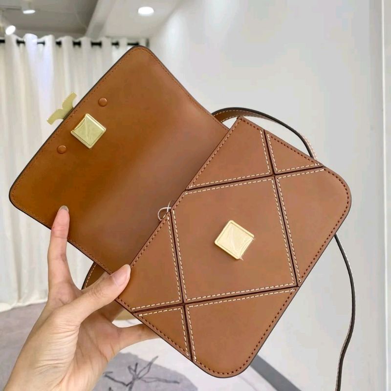 TB shoulder bag