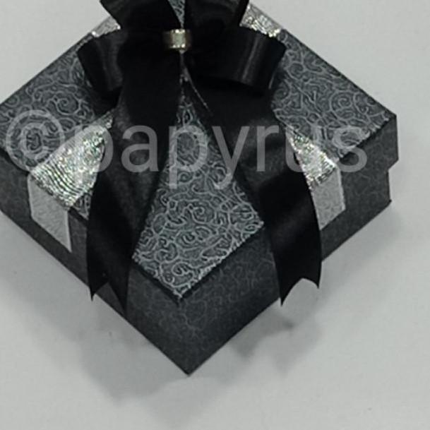 

♟ PAPYRUS 10x10 Tinggi 5cm Kotak Kado Gift Box Hadiah ☈