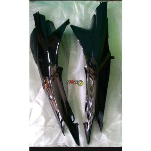cover frame body bodi belakang suzuki shogun 125 R SP warna all warna hitam biru merah putih silver