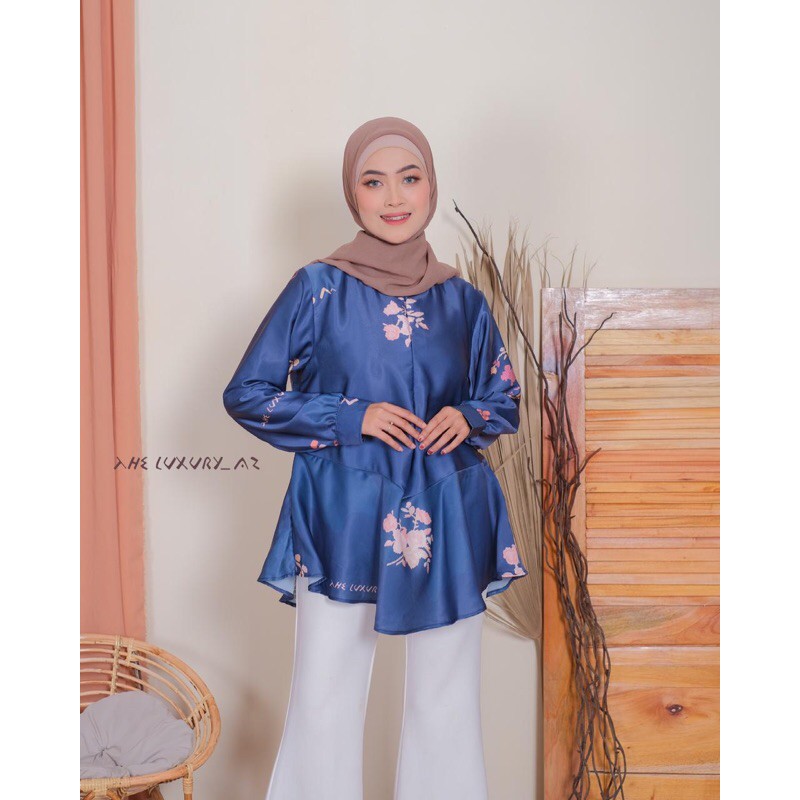 Macenning Blouse Navy - Baju Batik Lontara Lagosi Makassar