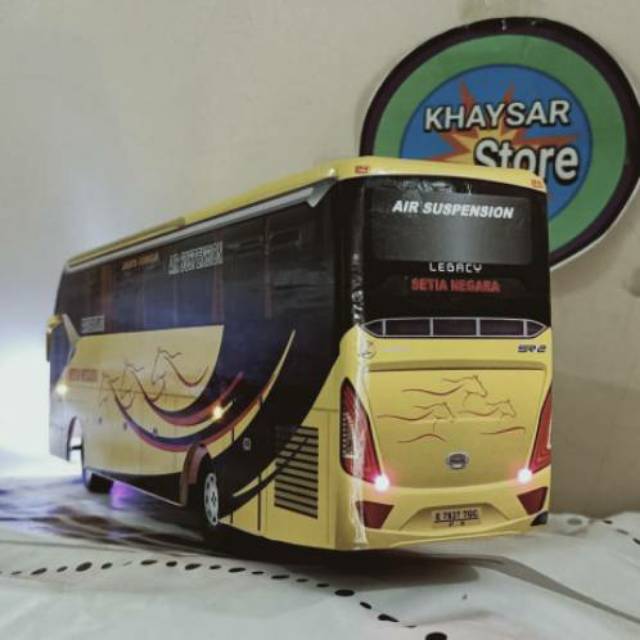 Miniatur bus bis setia negara plus lampu