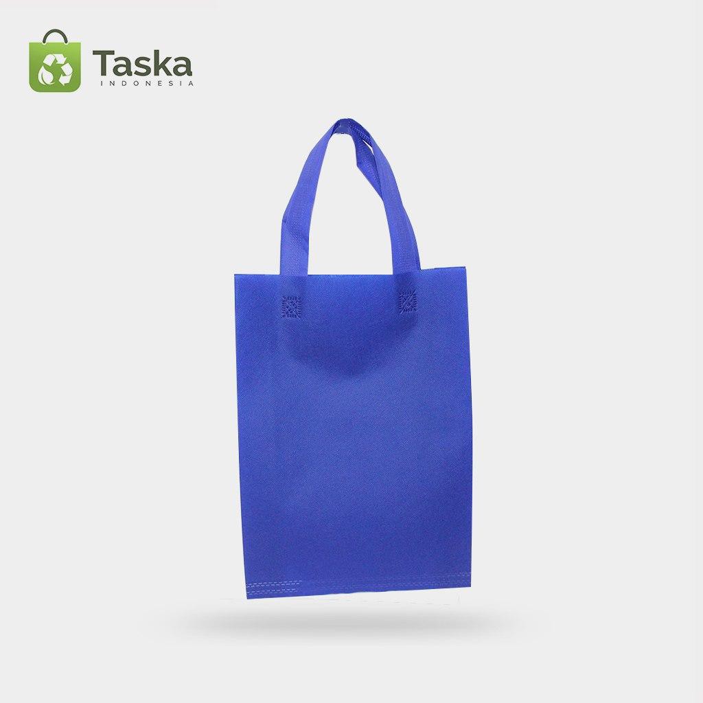

Tas press spunbond handle 25 x 35 ( warna biru bca ) Rp.20,000/lusin