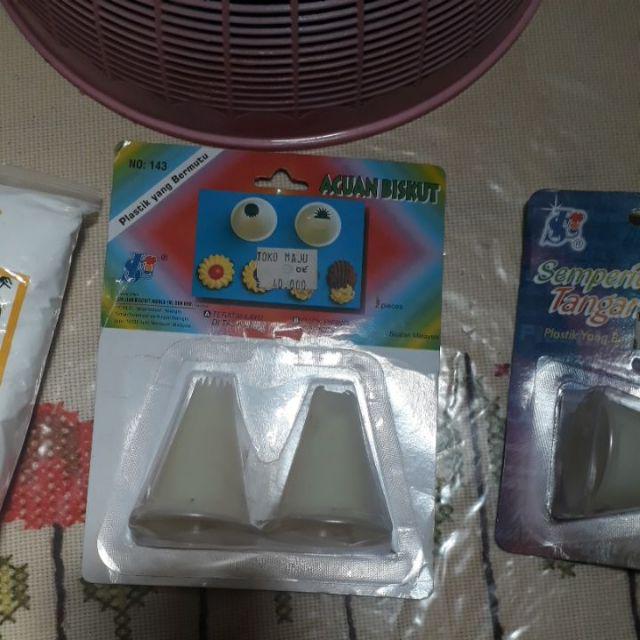 Semperit Tangan Plastik / Cetakan Kue Kering Plastik No 108