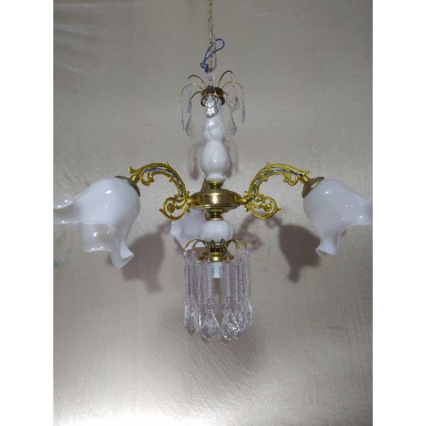 lampu hias gantung ruang tamu / ruang tengah 3 cabang tulip 4 bohlam