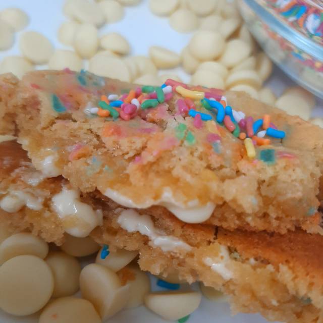 

Milky Rum Funfetti Cookies (Halal)