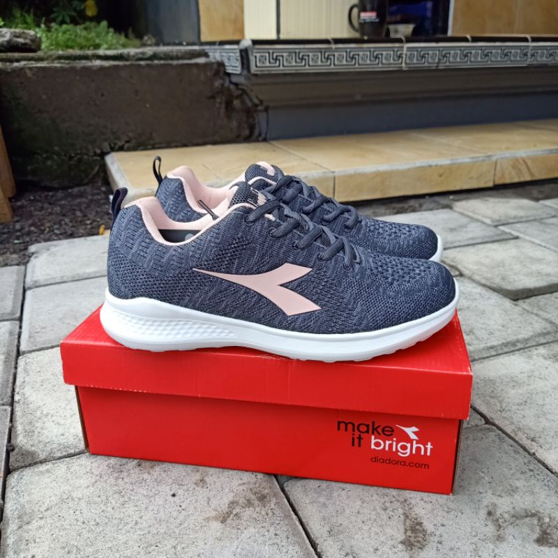 DIADORA ATRI ORI SIZE 38